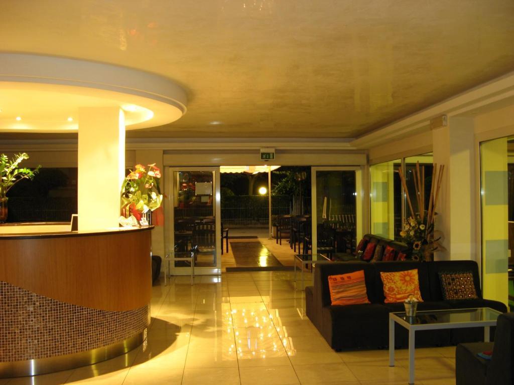 Hotel Du Lac Rimini Exterior photo
